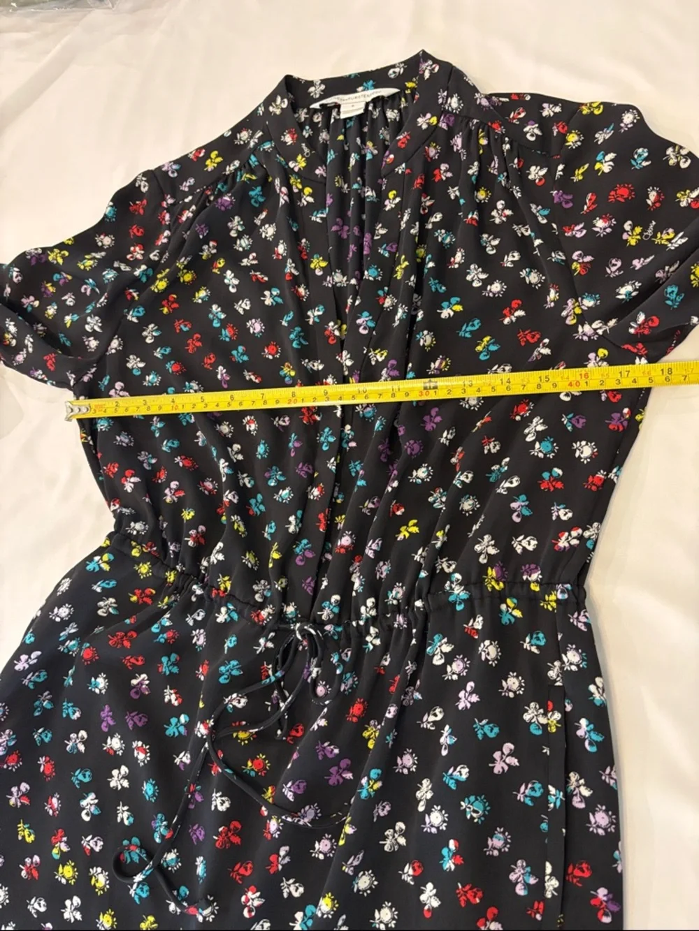 Diane Von Furstenberg Black Floral 3/4 Sleeve Drawstring Dress with pockets - 8